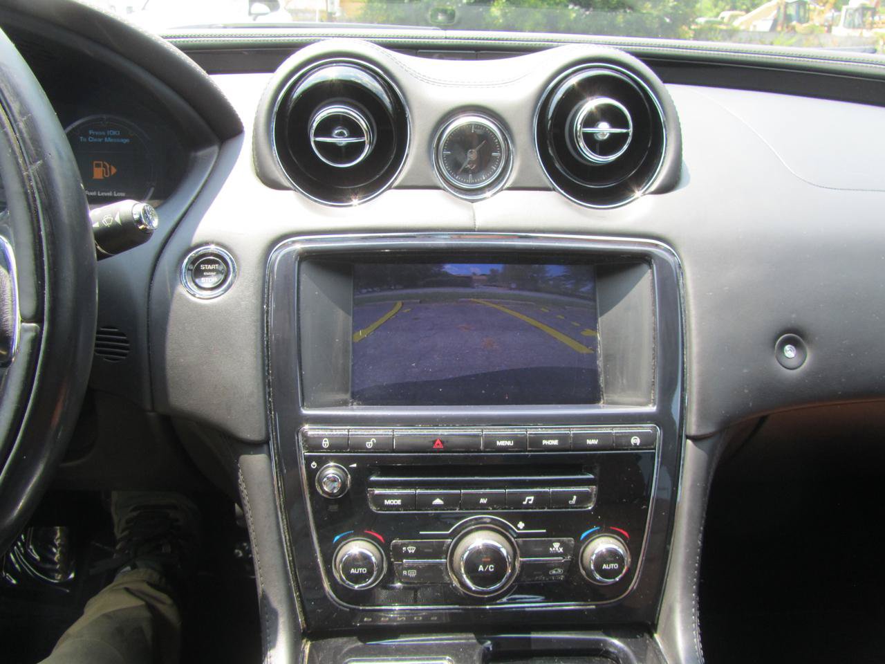 Used 2014 Jaguar XJ R Long Wheel Base RWD image 16