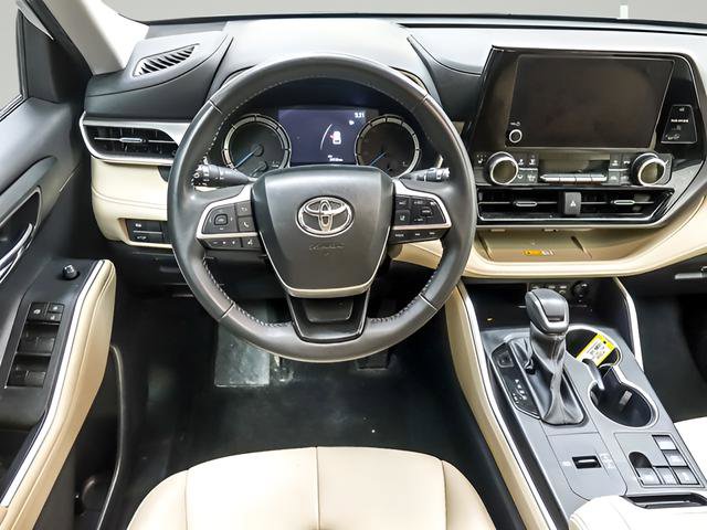 Used 2024 Toyota Highlander XLE image 14