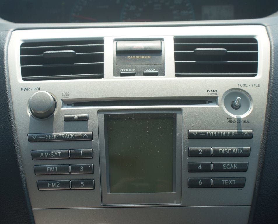 Used 2010 Toyota Yaris Sedan FWD image 7