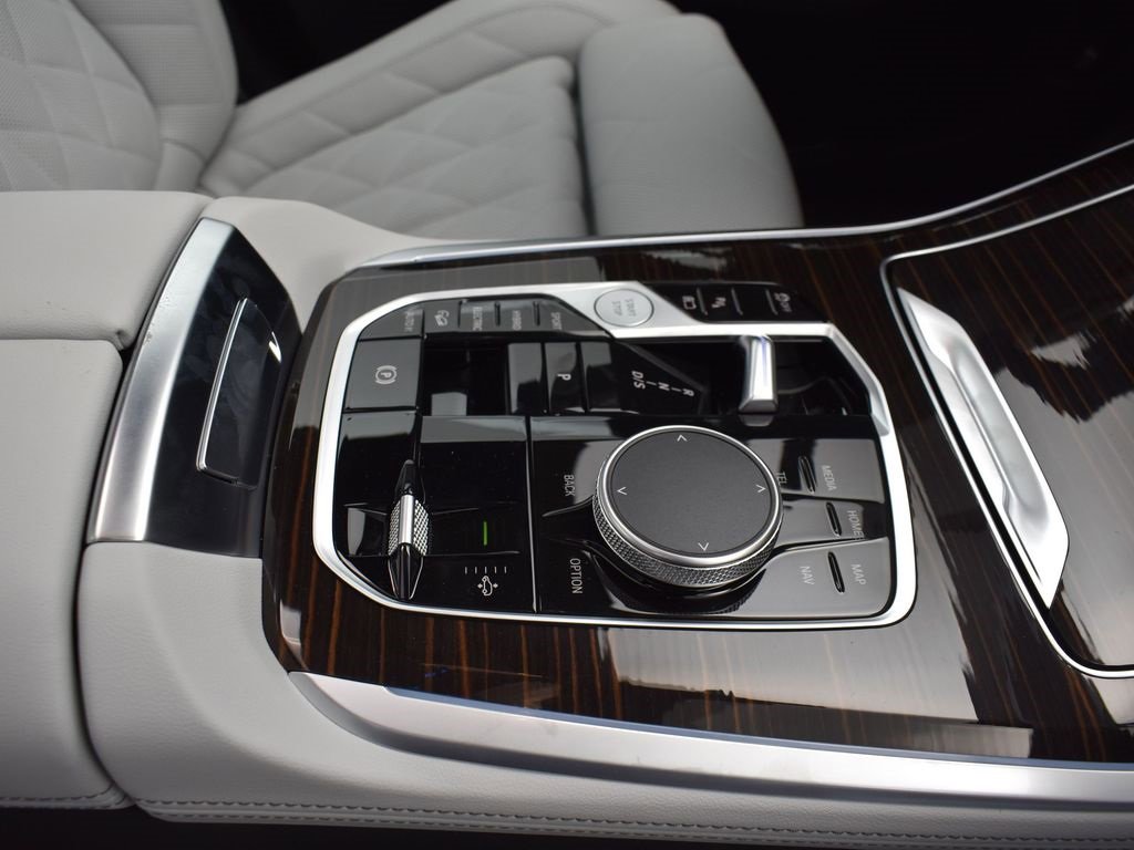 New 2026 BMW X5 xDrive50e image 28