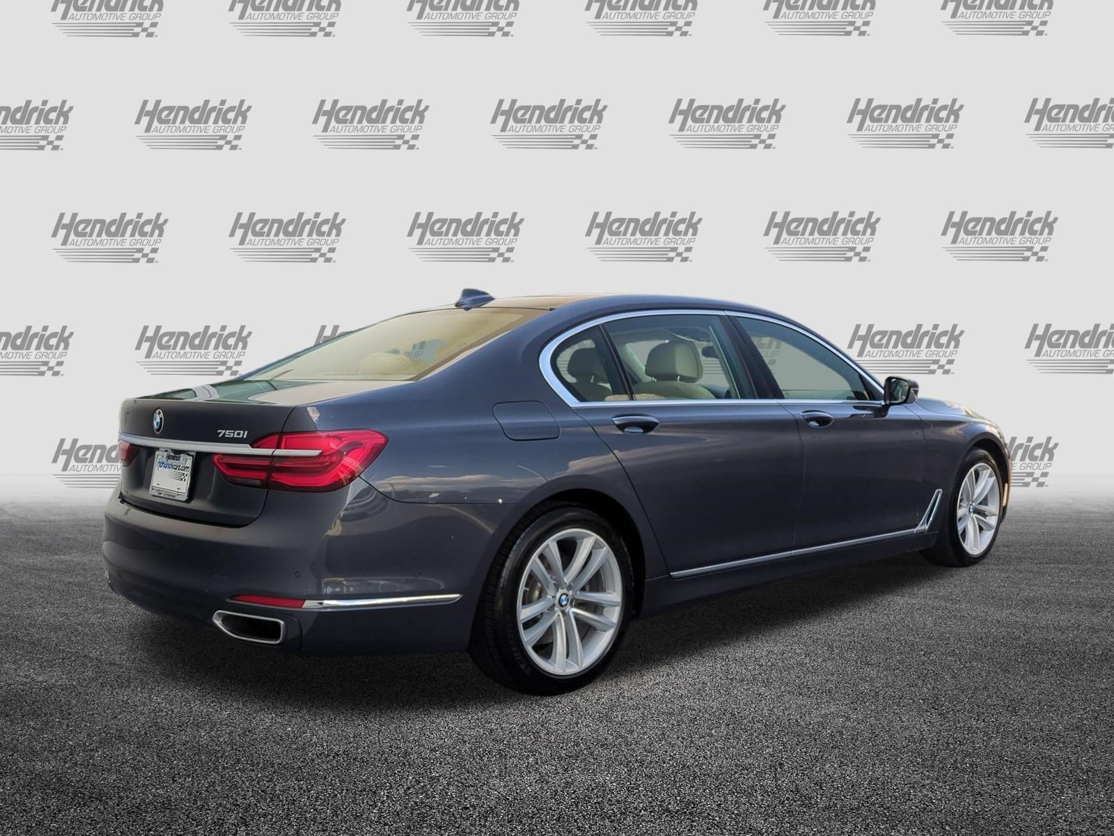Used 2016 BMW 750i RWD image 10