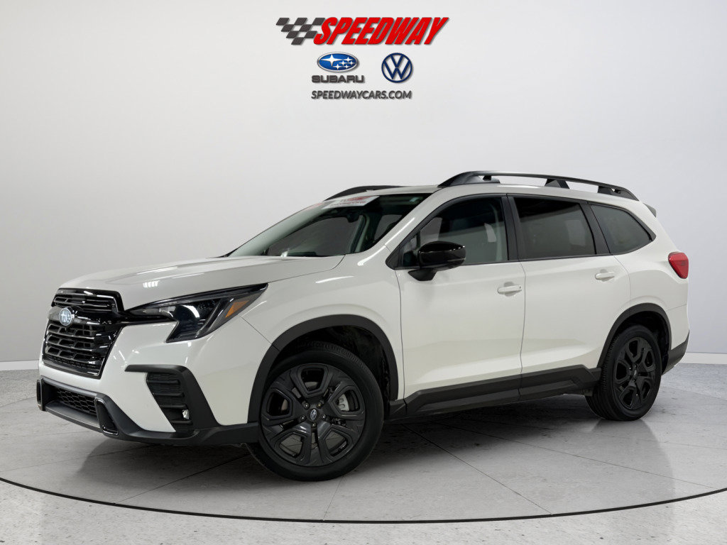 Used 2025 Subaru Ascent Bronze Edition image 3