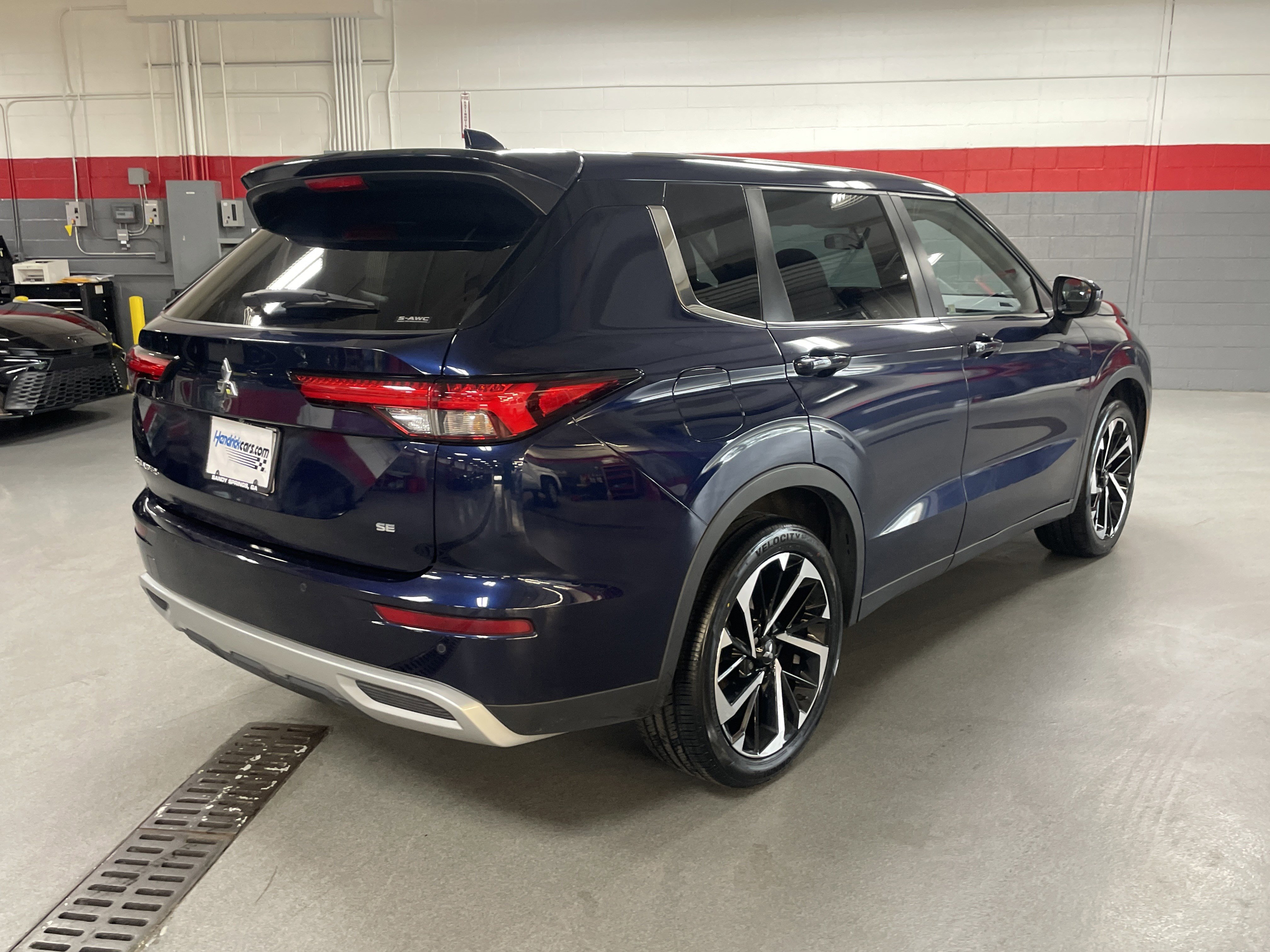 Used 2022 Mitsubishi Outlander SE image 10