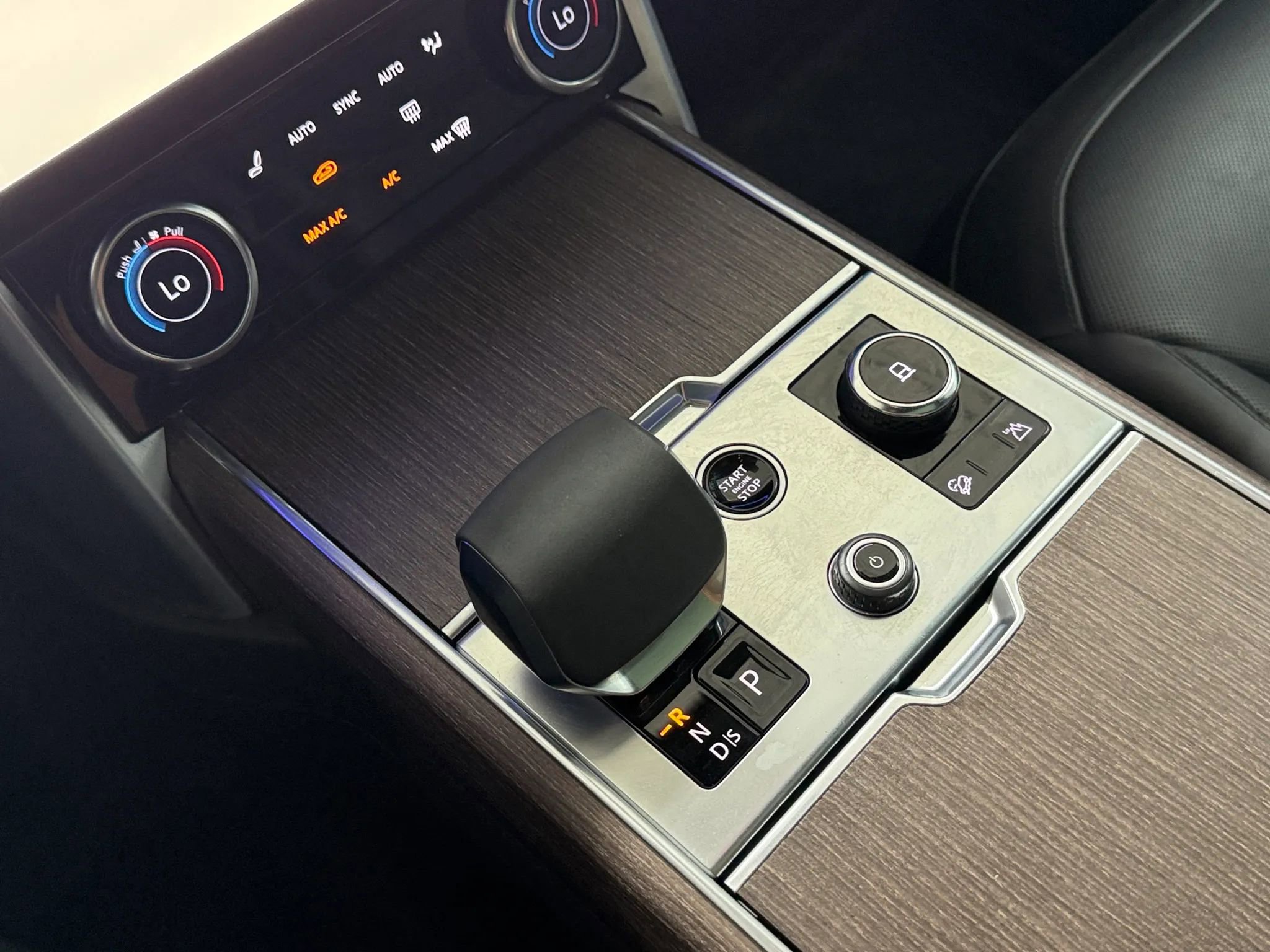 Used 2023 Land Rover Range Rover SE image 23