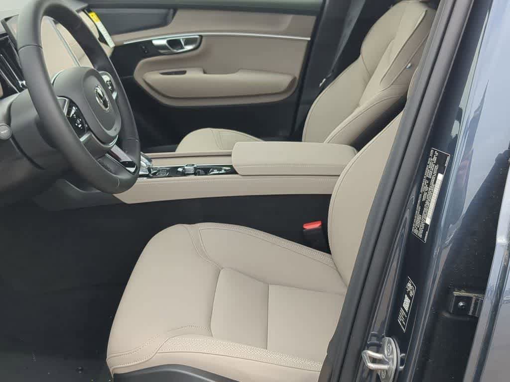 New 2026 Volvo XC90 B6 Plus w/ Protection Package AWD/4WD image 15