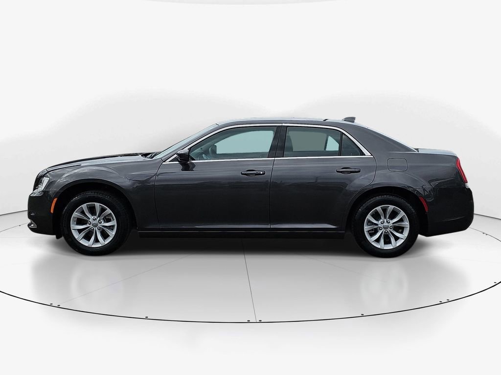 Used 2023 Chrysler 300 Touring image 9