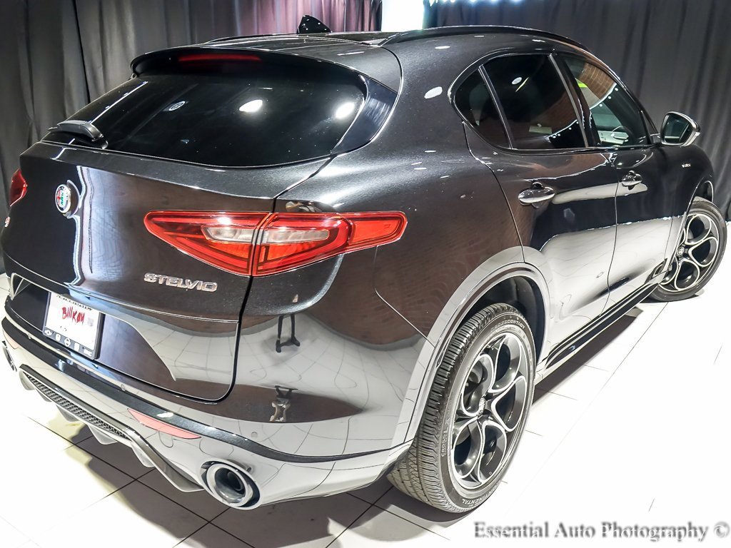Used 2022 Alfa Romeo Stelvio Veloce image 11