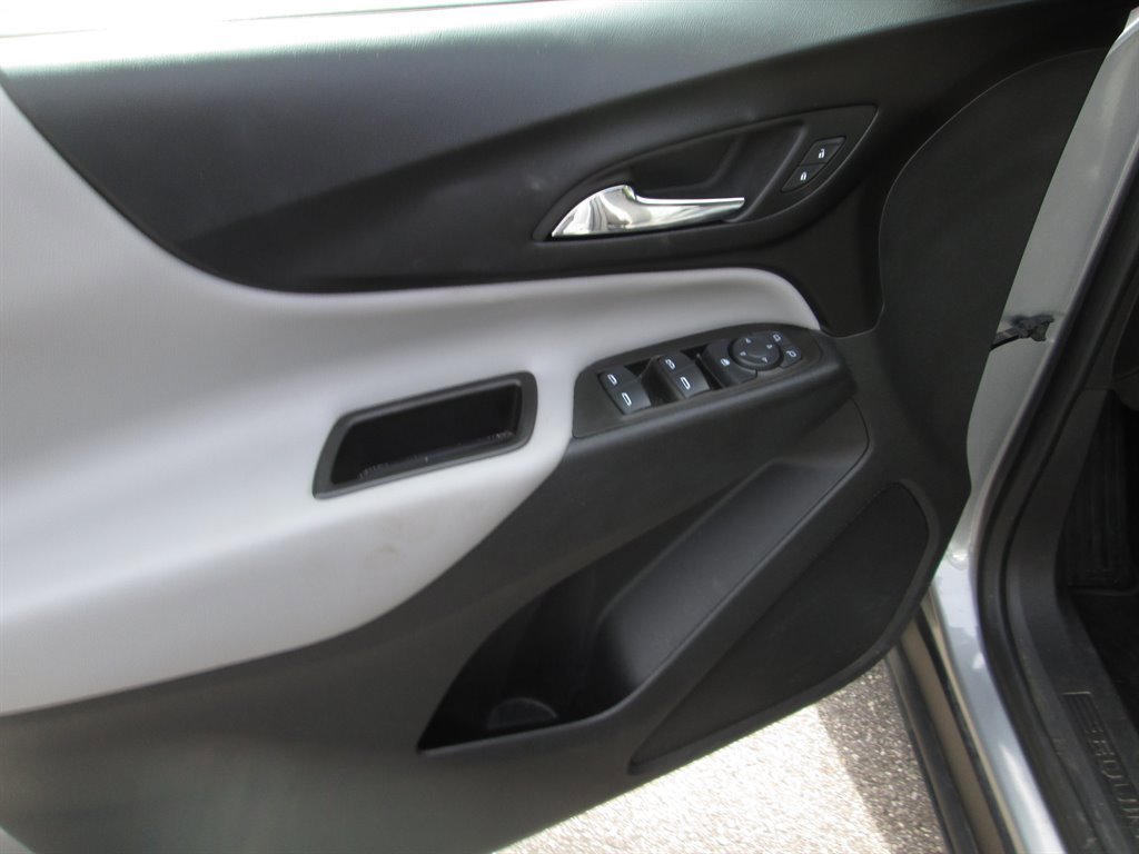 Used 2023 Chevrolet Equinox LS w/ LS Convenience Package image 12