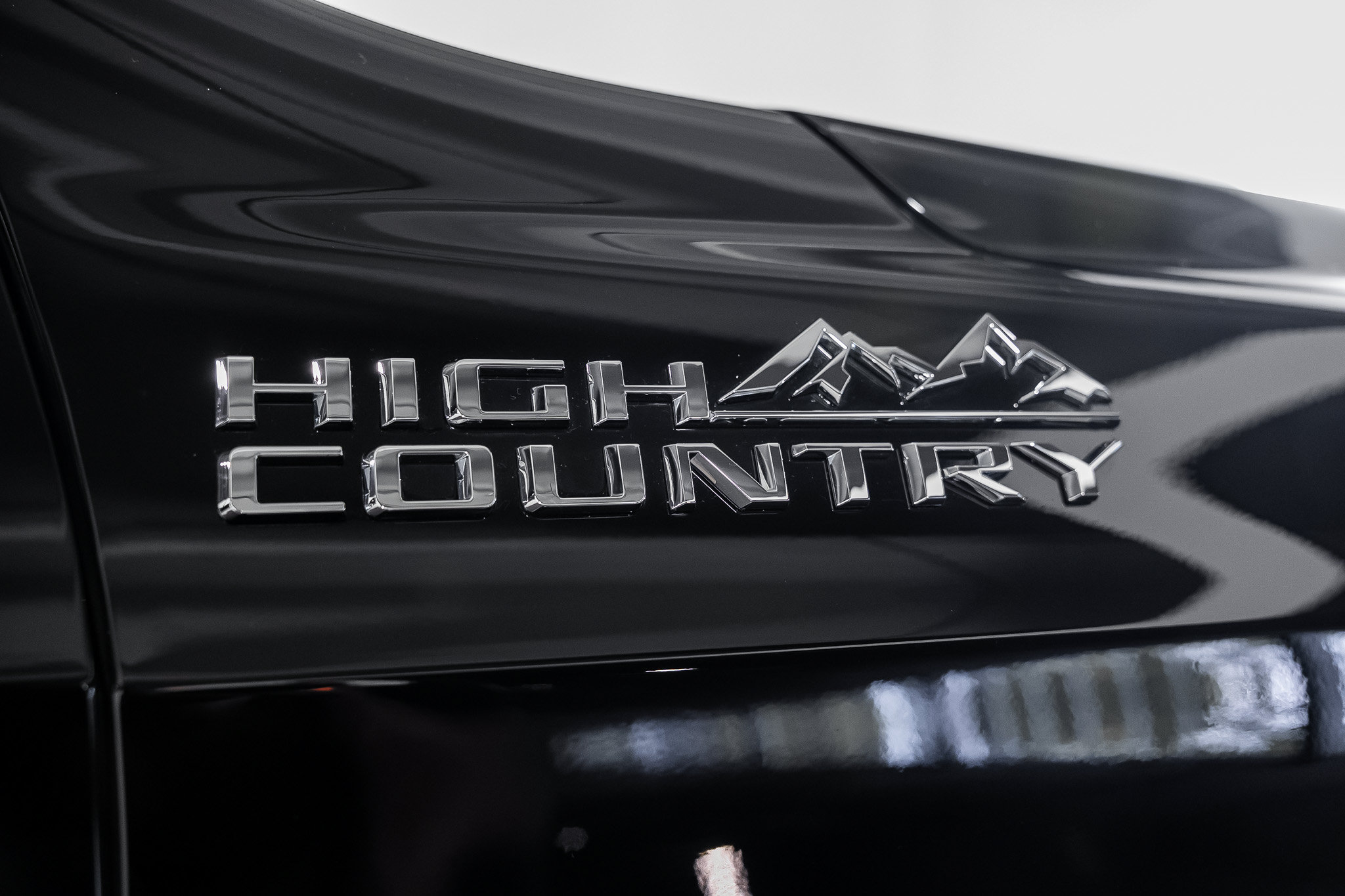 Used 2026 Chevrolet Suburban High Country AWD/4WD image 37