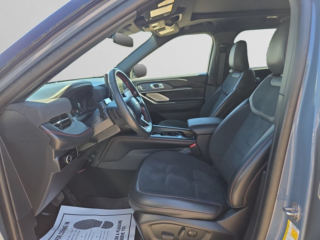 Used 2025 Ford Explorer ST w/ Sun And Sound Package AWD/4WD image 10