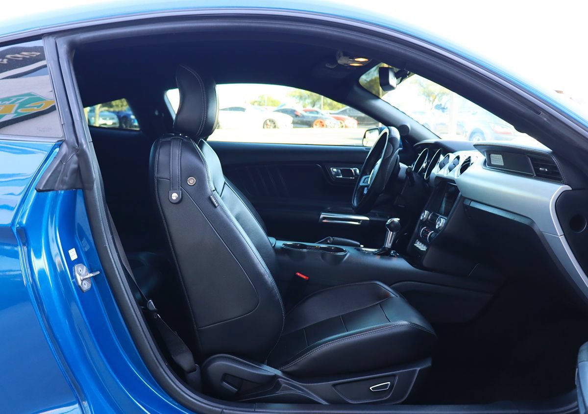 Used 2017 Ford Mustang Premium RWD image 27