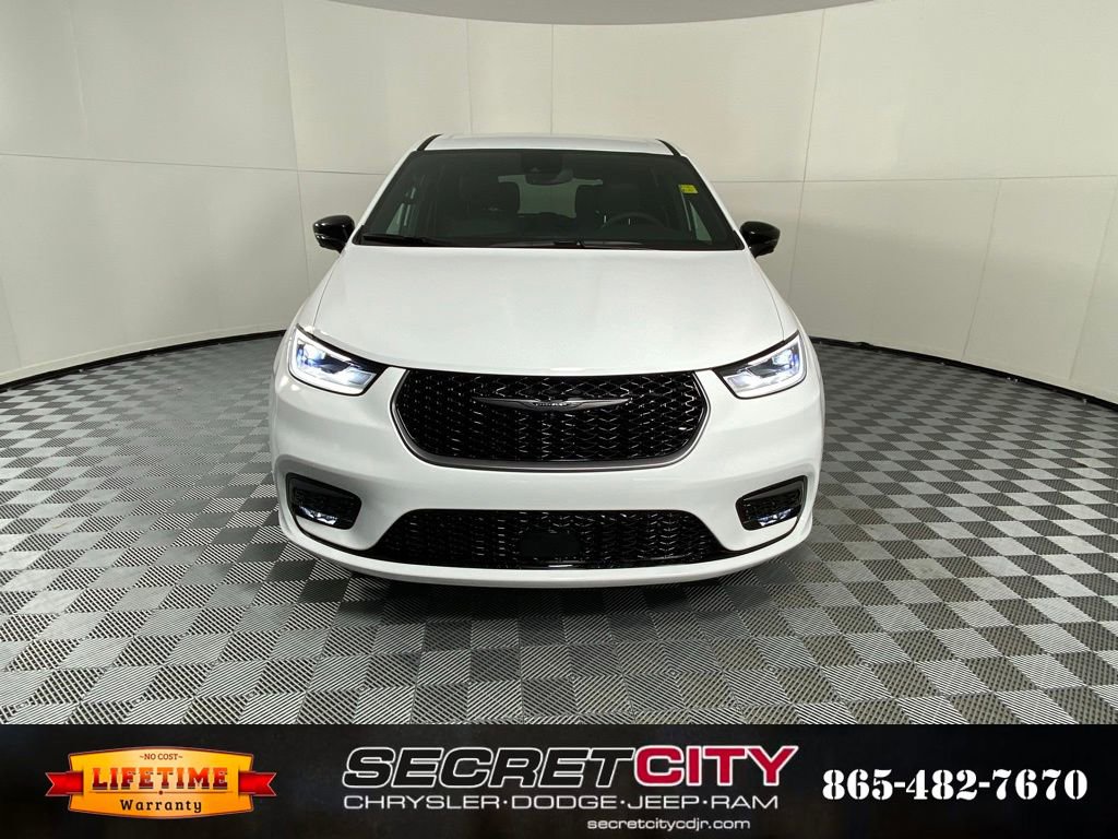 New 2026 Chrysler Pacifica Select video 2