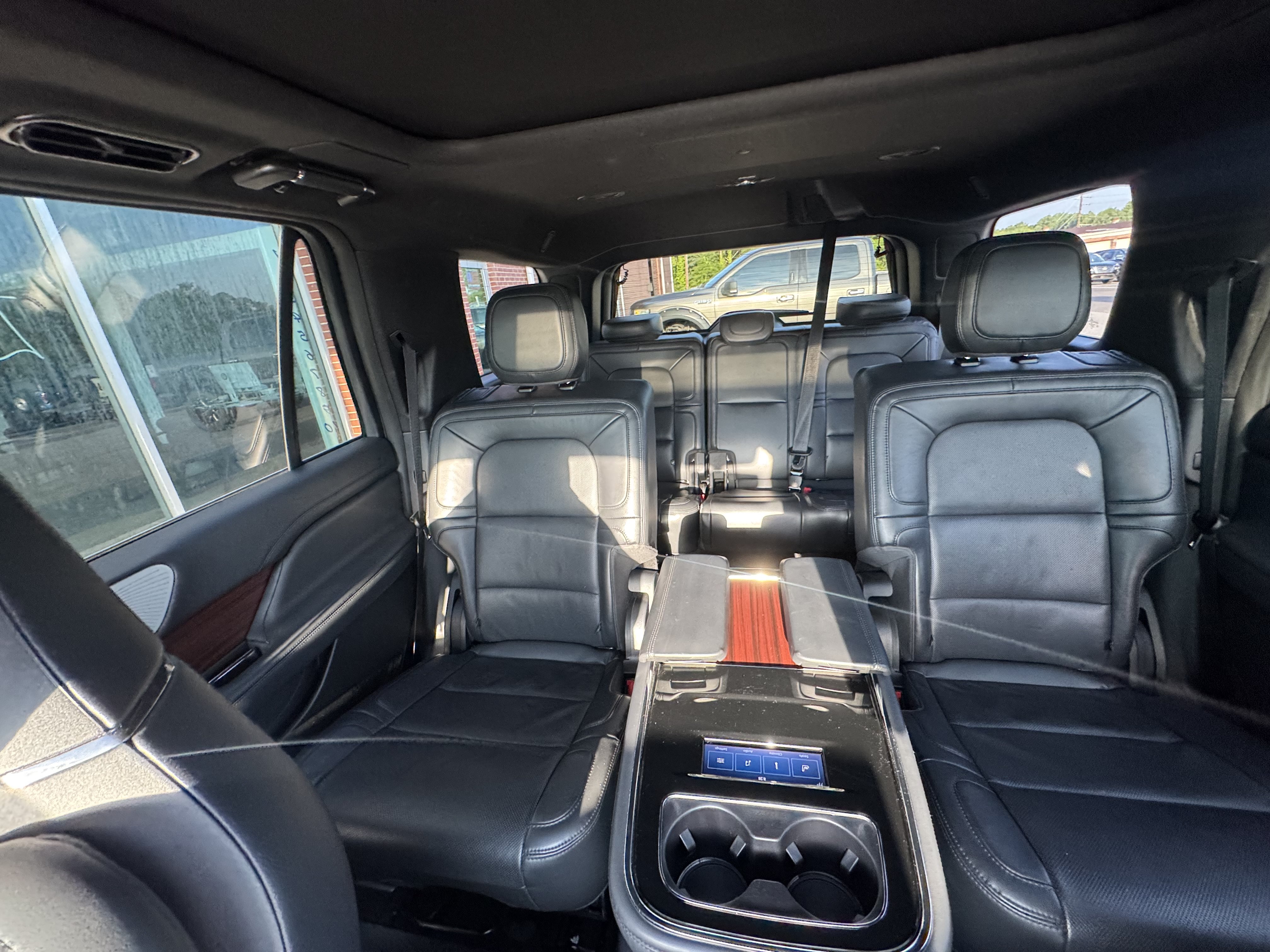 Used 2023 Lincoln Navigator Reserve AWD/4WD image 17