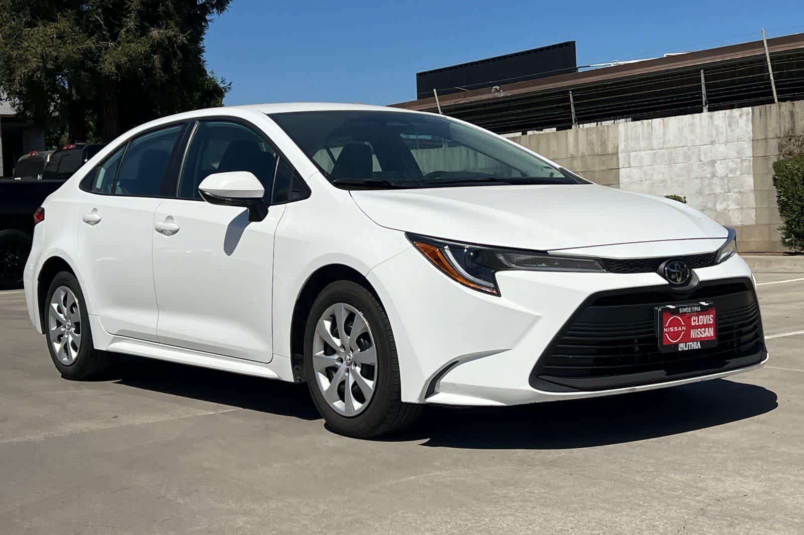 Used 2025 Toyota Corolla LE FWD image 10
