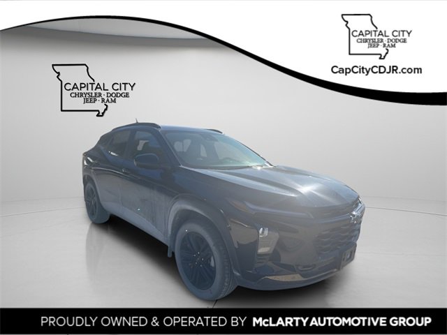 Used 2025 Chevrolet Trax ACTIV w/ Driver Confidence Package image 1