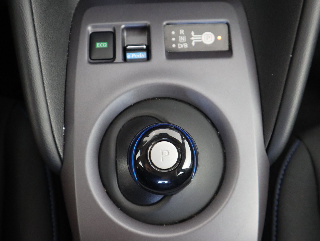 Used 2025 Nissan Leaf S image 20