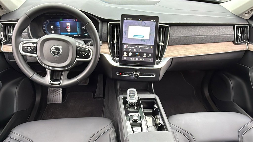 Certified 2025 Volvo XC90 B5 Plus image 7