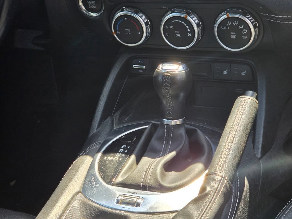 Used 2024 MAZDA MX-5 Miata RF Grand Touring RWD image 13