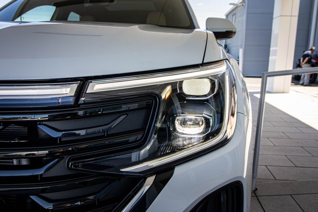 New 2026 Volkswagen Atlas Cross Sport SEL AWD/4WD image 7