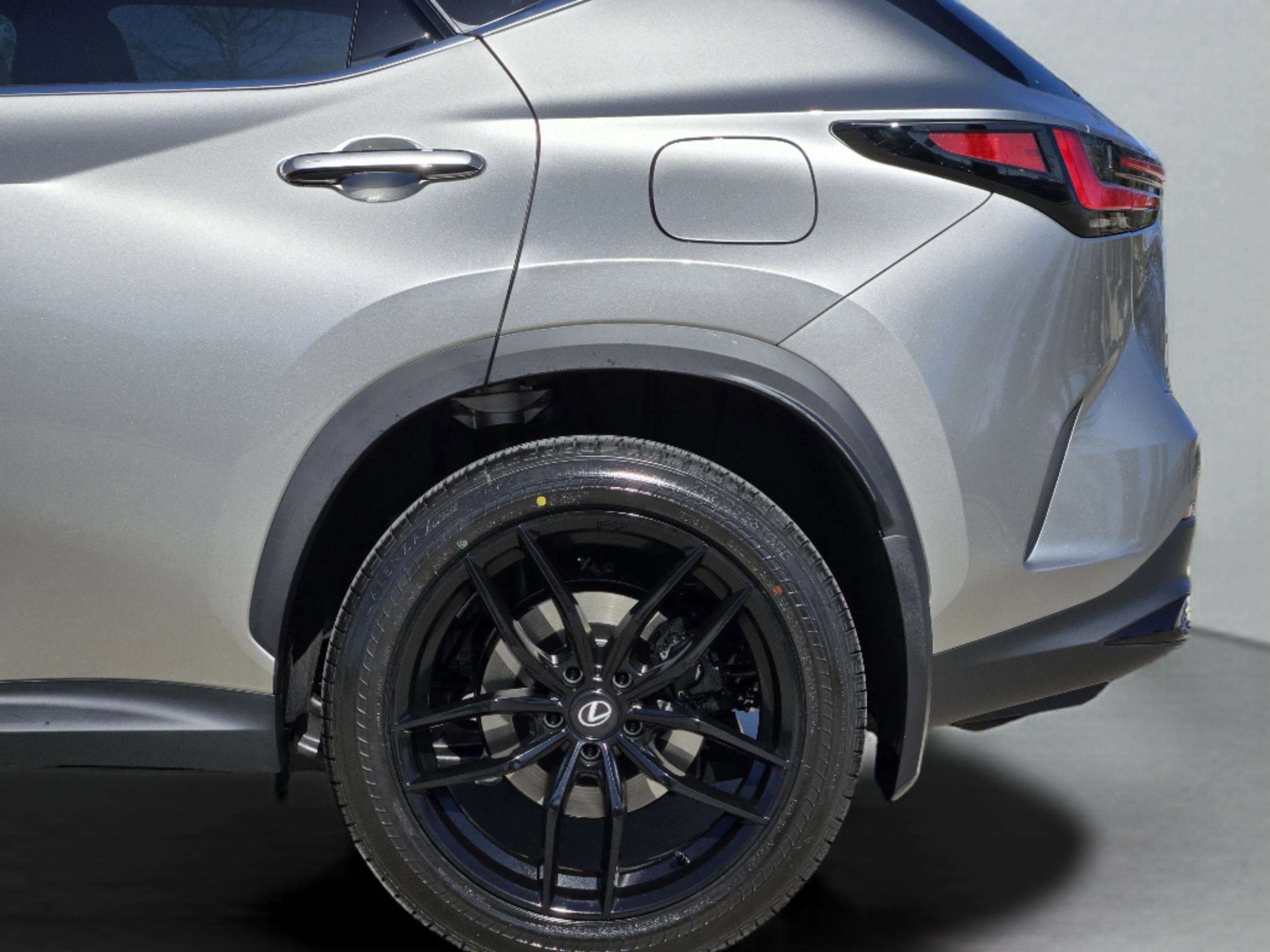 Used 2026 Lexus NX 350 AWD w/ Accessory Package (2T) image 16