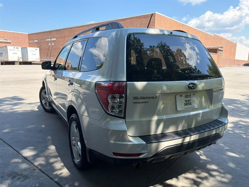 Used 2010 Subaru Forester 2.5X Premium w/ Popular Equipment Group 1A AWD/4WD image 4