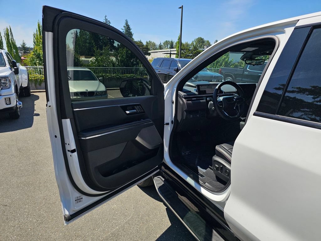 Used 2025 GMC Sierra EV Denali AWD/4WD image 19