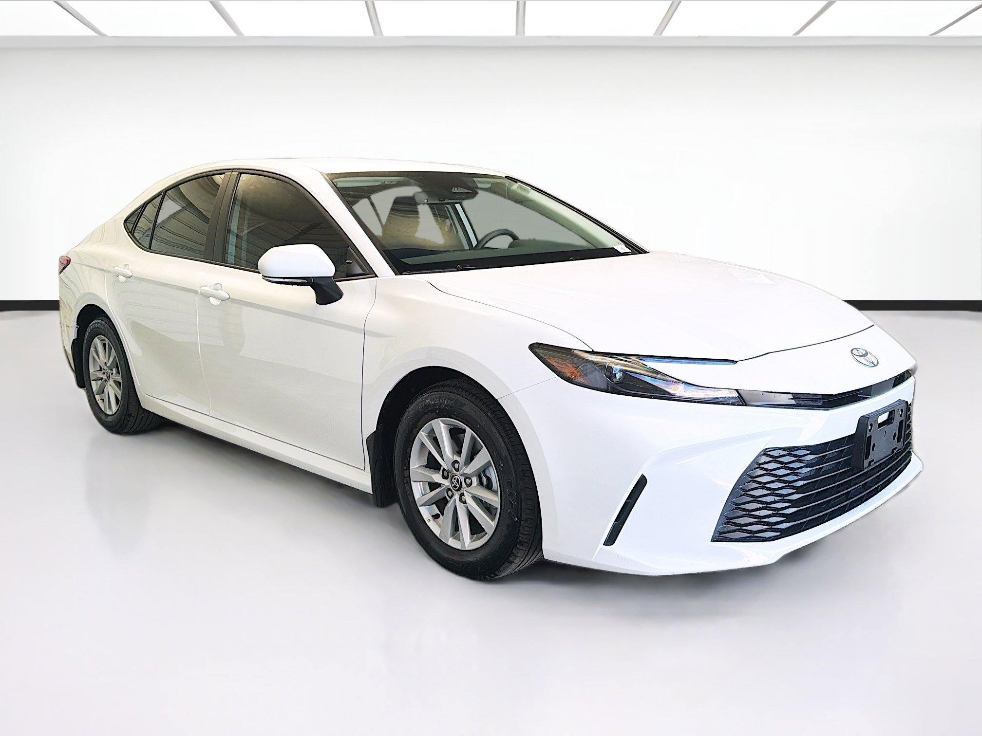 Used 2026 Toyota Camry LE w/ Convenience Package image 3