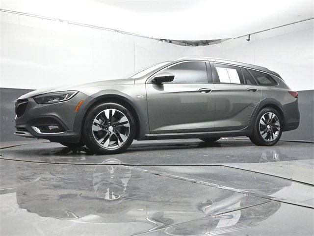 Used 2018 Buick Regal Essence w/ Driver Confidence Package #1 image 37