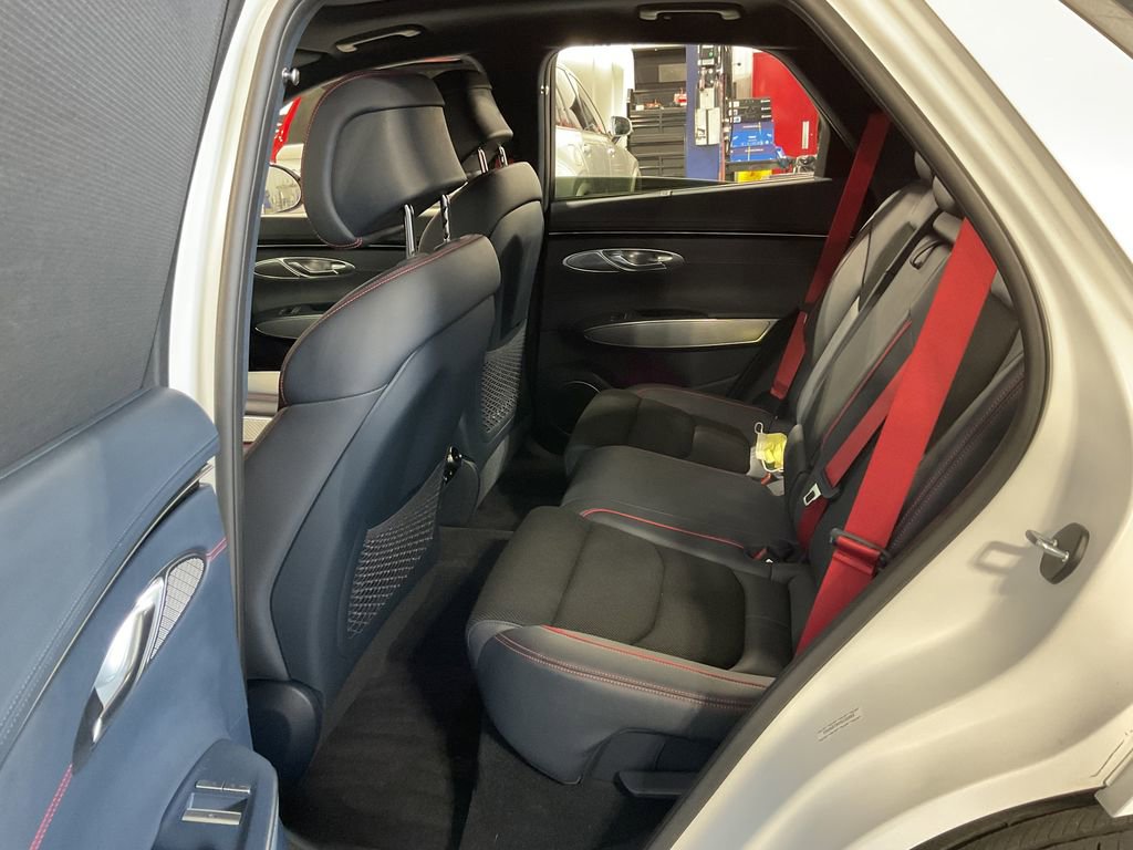 Used 2023 Genesis GV70 2.5T w/ Sport Prestige Package image 9