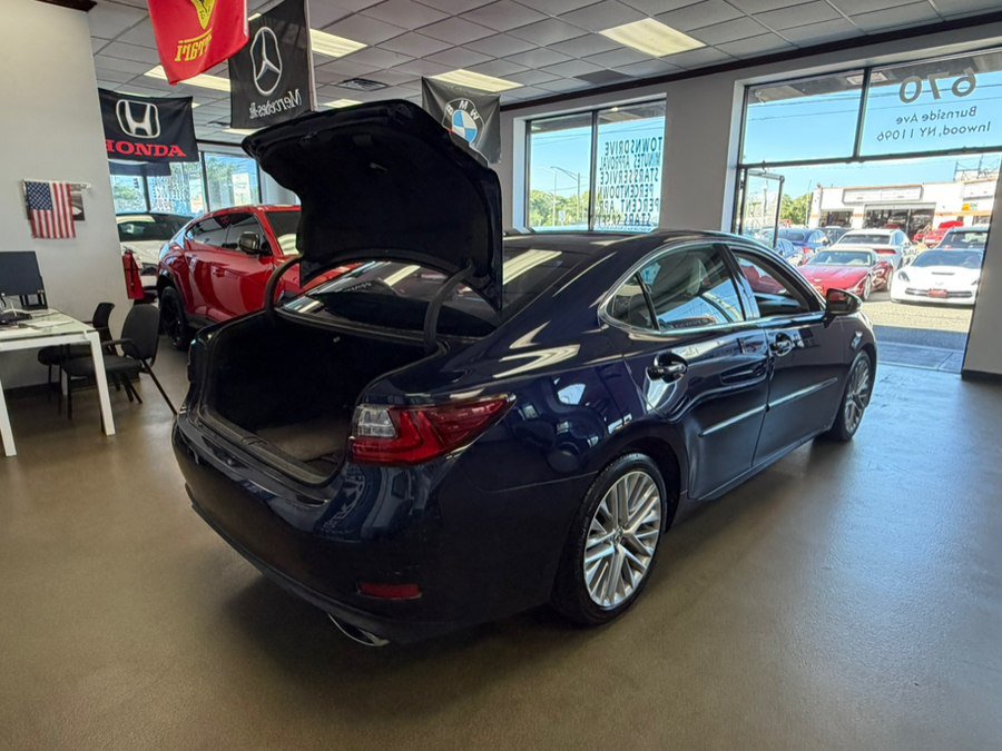 Used 2016 Lexus ES 350 w/ Luxury Package w/Wood Trim FWD image 15