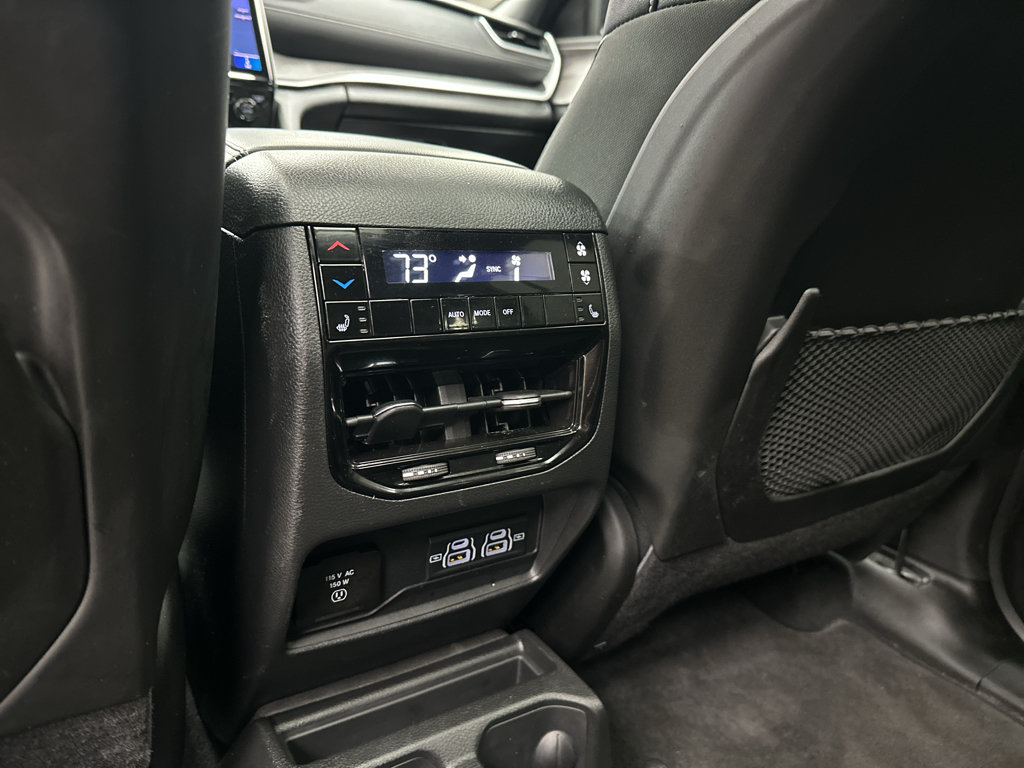 Used 2025 Jeep Grand Cherokee L Limited w/ Luxury Tech Group II AWD/4WD image 23