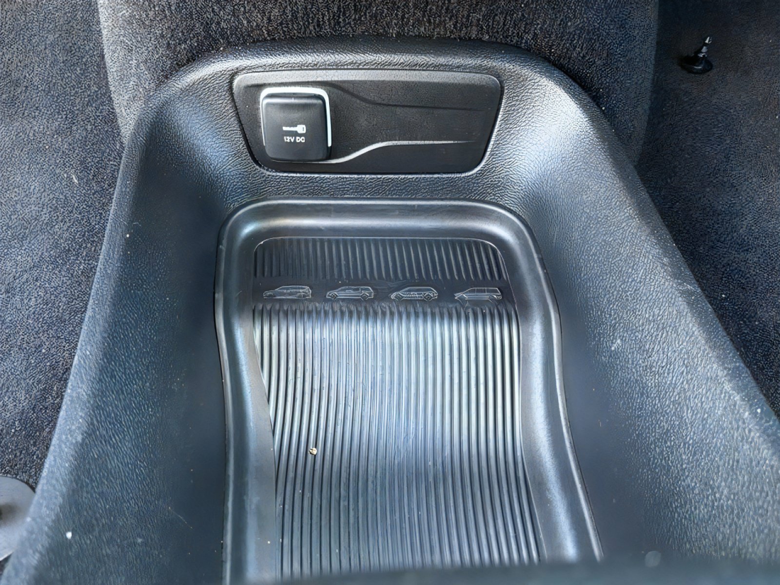 Used 2025 Chrysler Pacifica Select FWD image 16