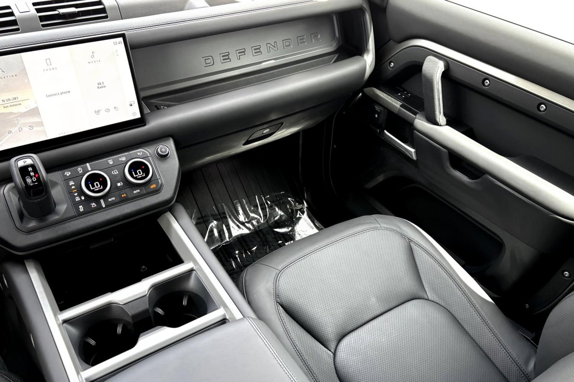 Used 2025 Land Rover Defender 110 X image 25