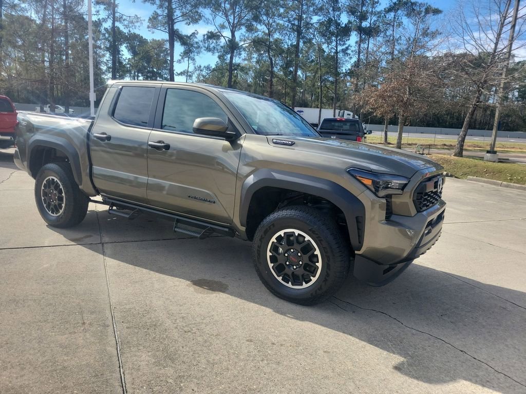 Certified 2025 Toyota Tacoma TRD Off-Road image 9