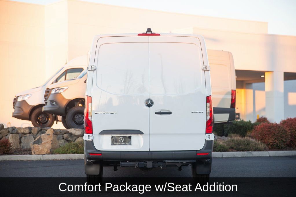 Used 2025 Mercedes-Benz Sprinter 2500 image 4