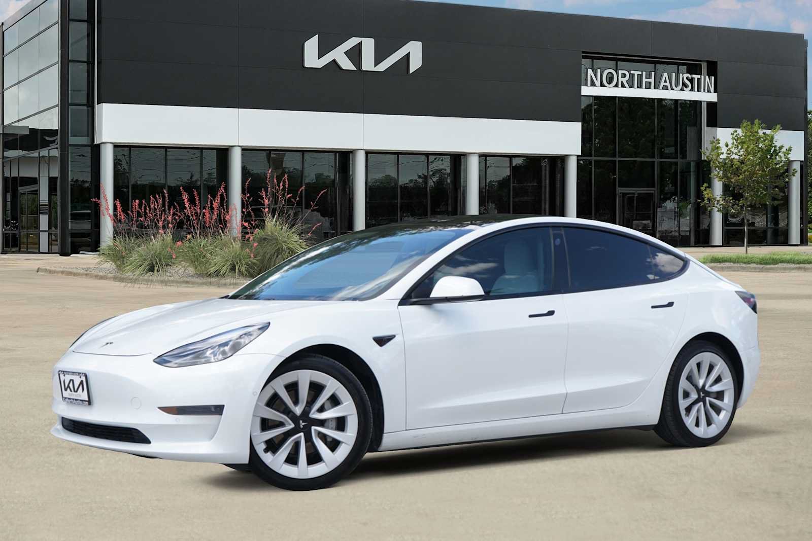 Used 2021 Tesla Model 3 Standard Range Plus RWD image 1
