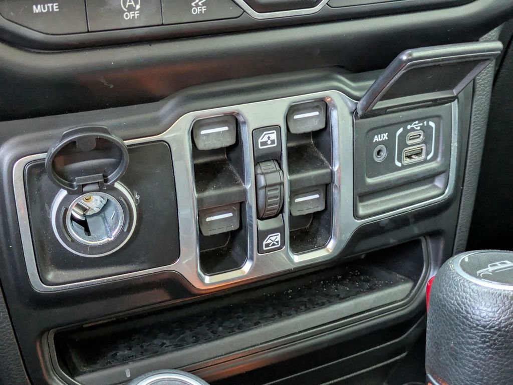Used 2021 Jeep Gladiator Sport image 25