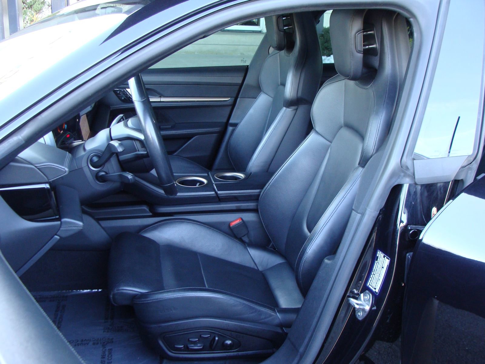 Used 2020 Porsche Taycan 4S image 7