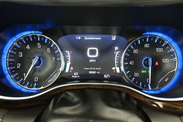 Used 2024 Chrysler Pacifica Limited FWD image 38