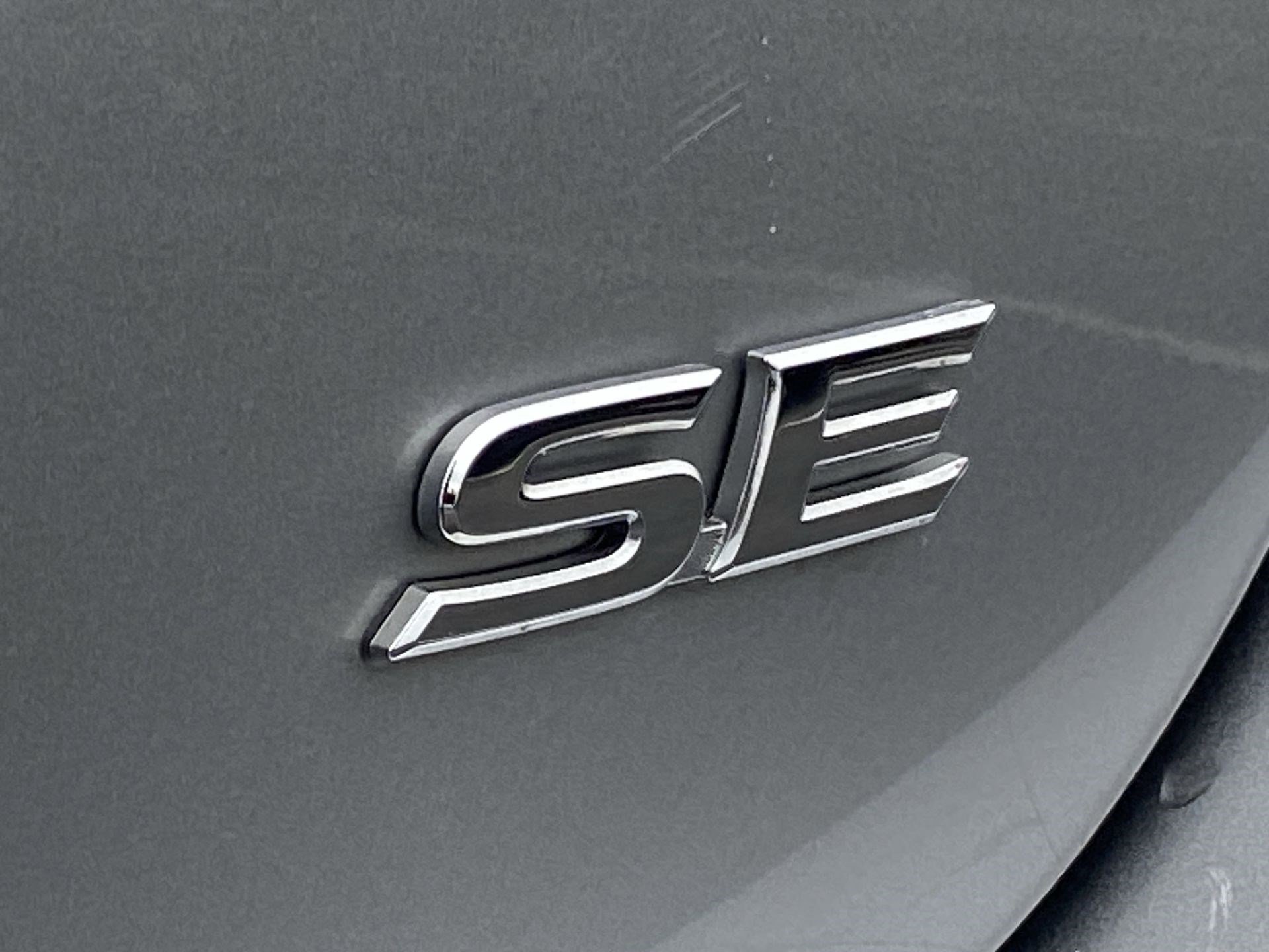 Used 2022 Toyota Camry SE image 32