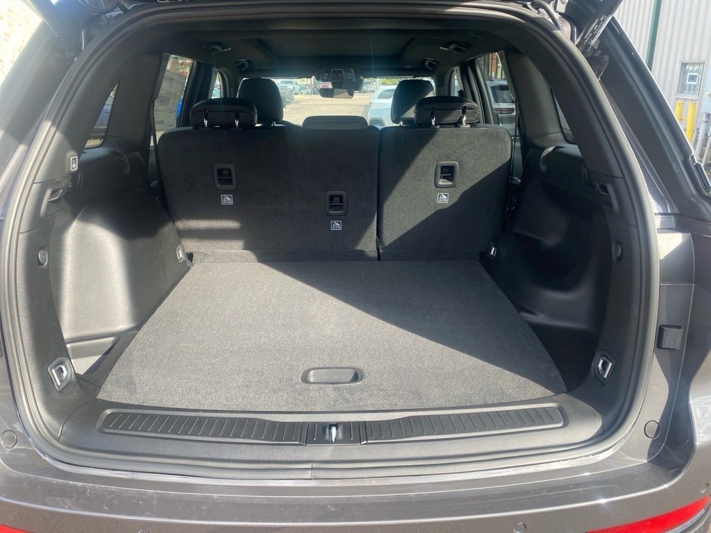 New 2025 Jeep Grand Cherokee Limited w/ Black Appearance Package image 10