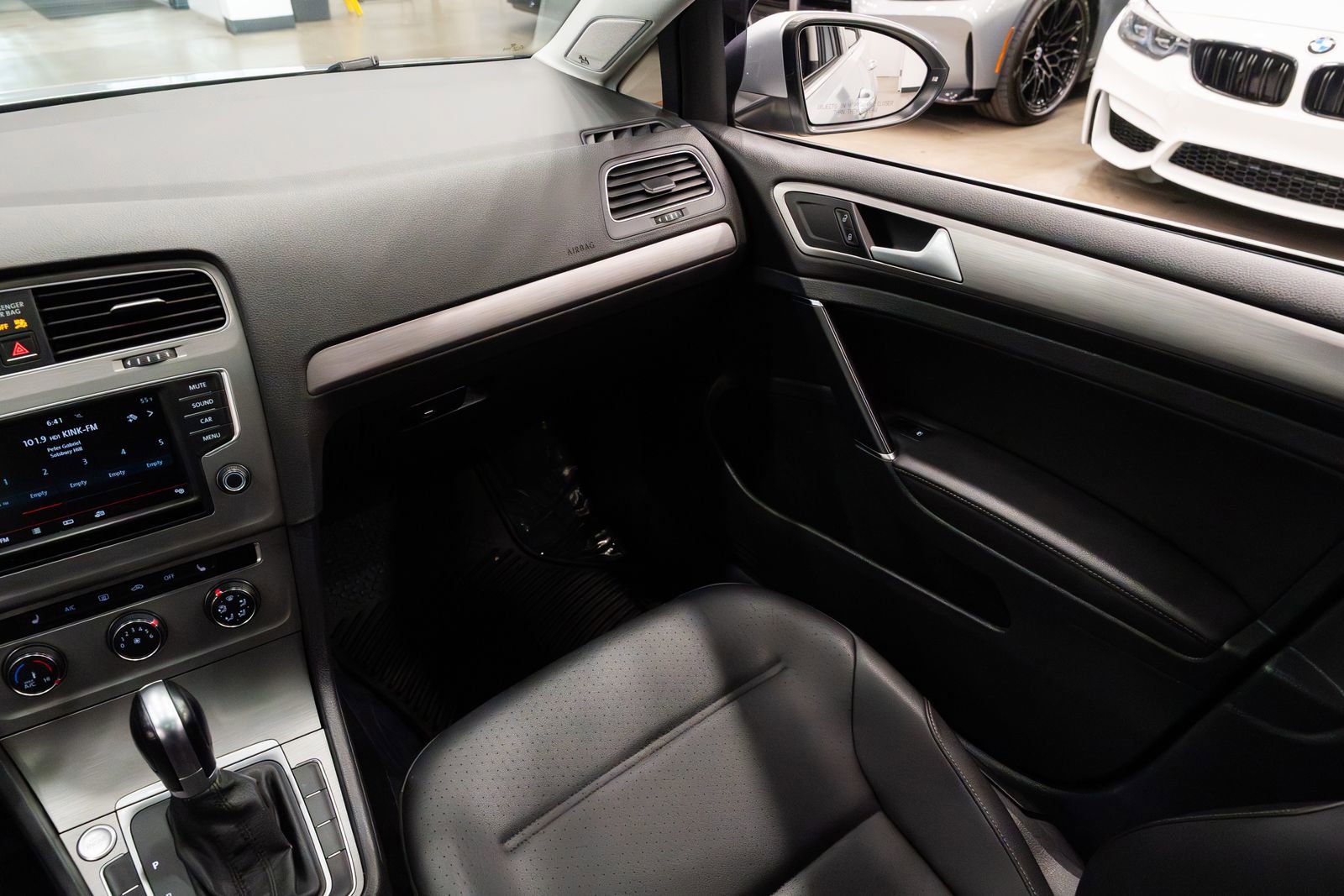 Used 2016 Volkswagen Golf SE FWD image 9