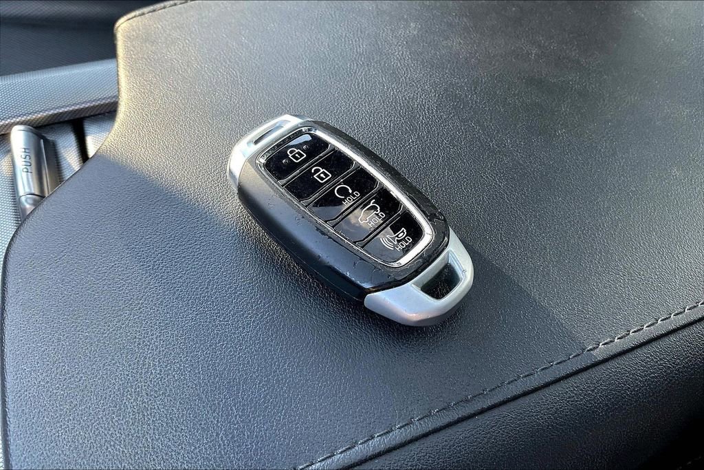 Used 2022 Hyundai Palisade Calligraphy image 36