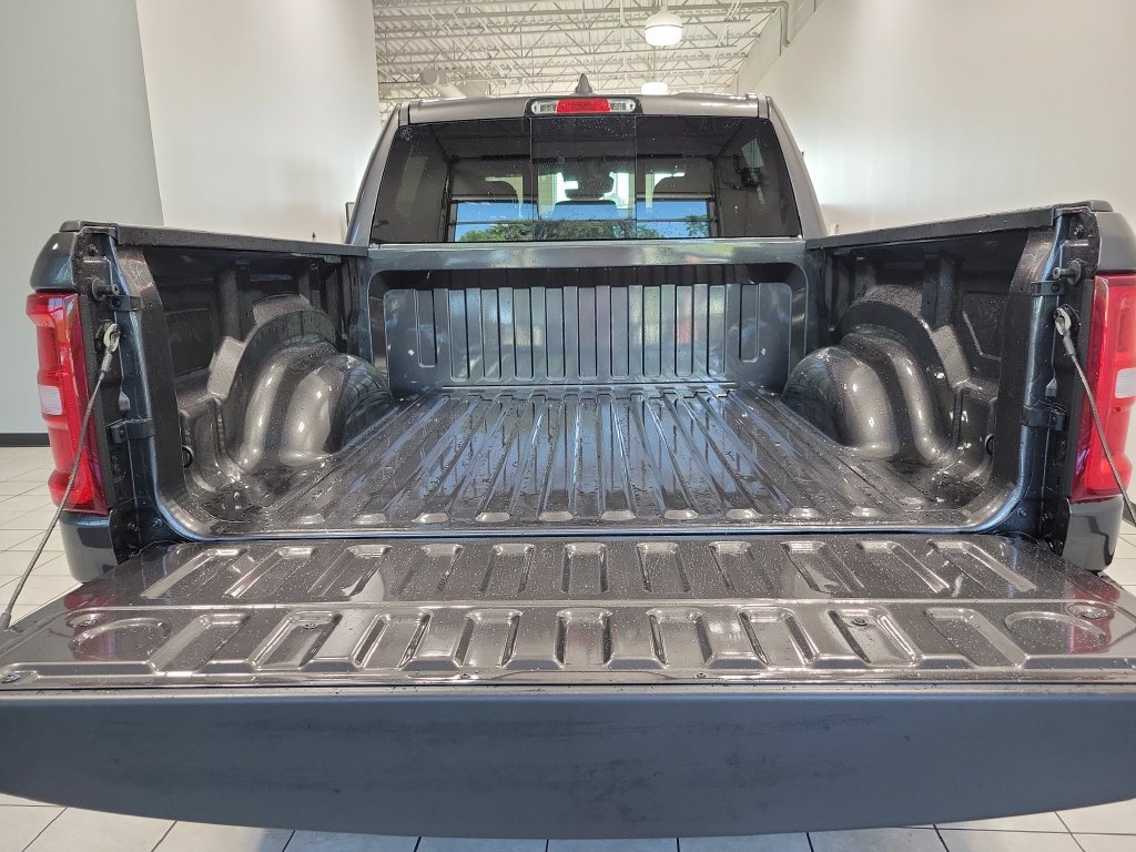 New 2026 RAM 1500 Big Horn AWD/4WD image 9