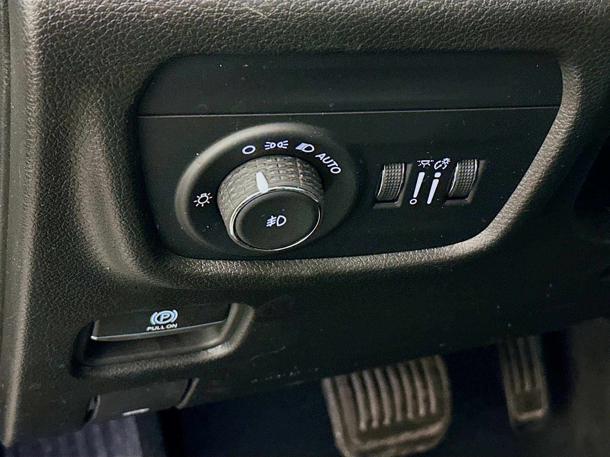 Used 2023 Jeep Grand Cherokee L Limited AWD/4WD image 17