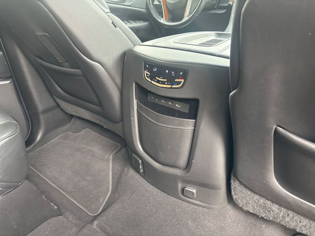 Used 2019 Cadillac Escalade ESV Premium Luxury image 22