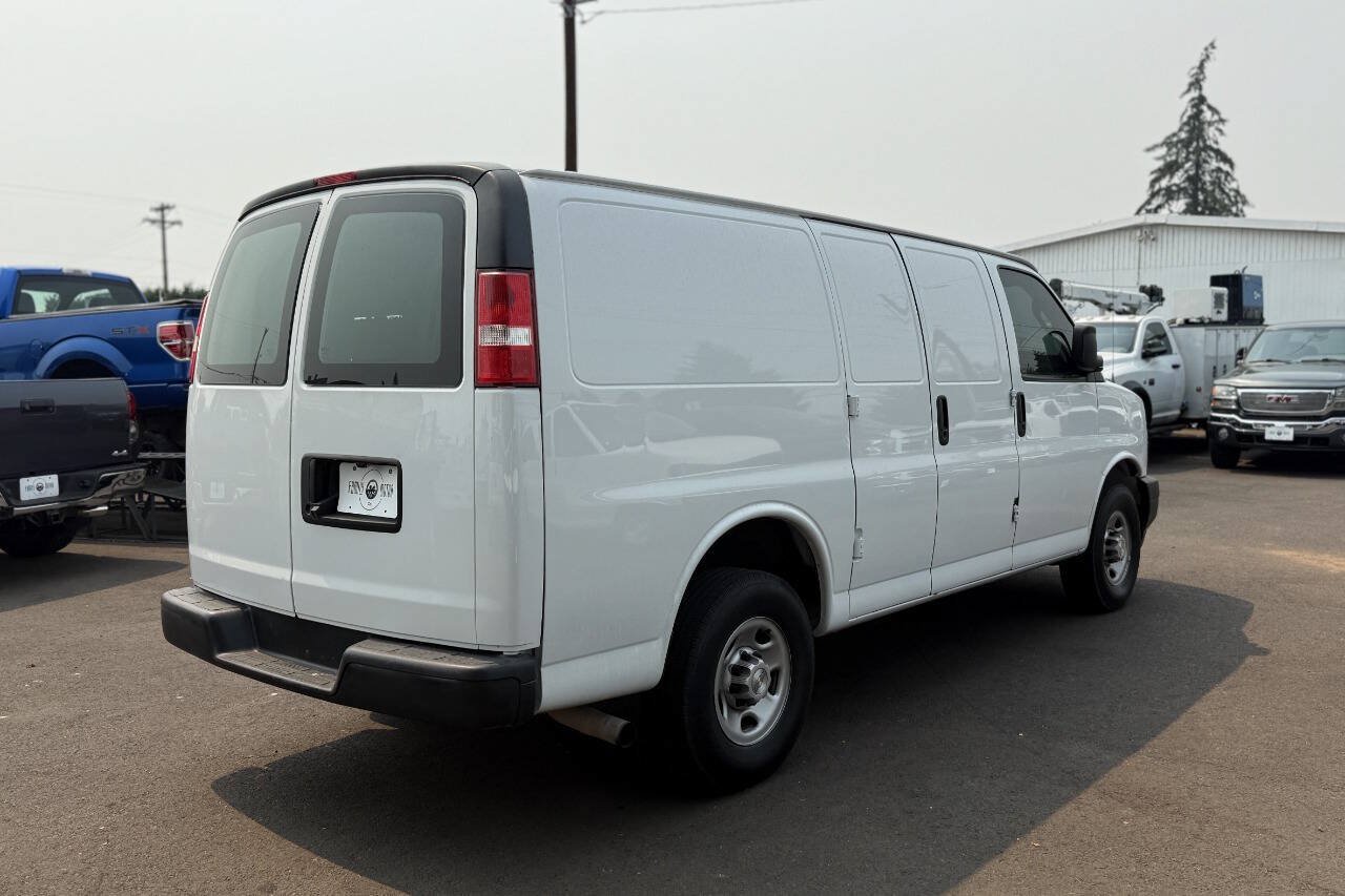Used 2020 Chevrolet Express 2500 w/ Communications Package RWD image 7