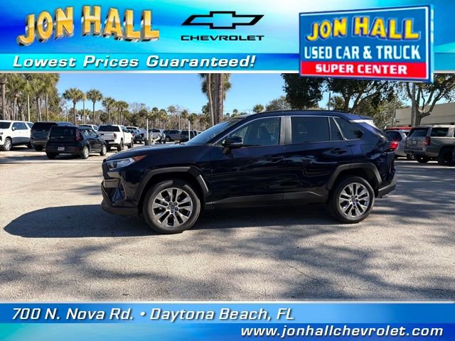 Used 2021 Toyota RAV4 XLE Premium image 4