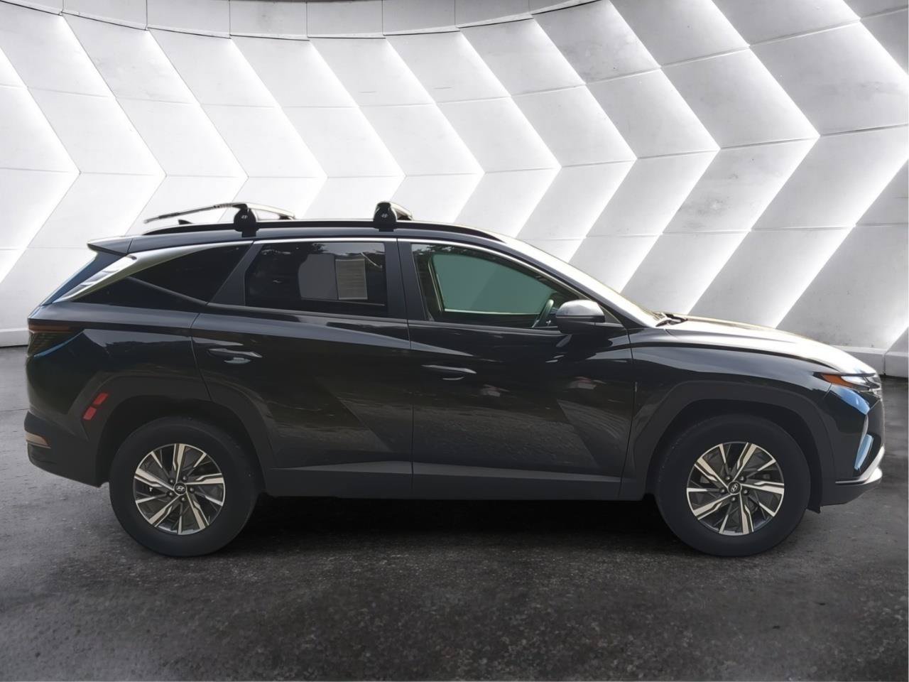 Used 2022 Hyundai Tucson Blue AWD/4WD image 2