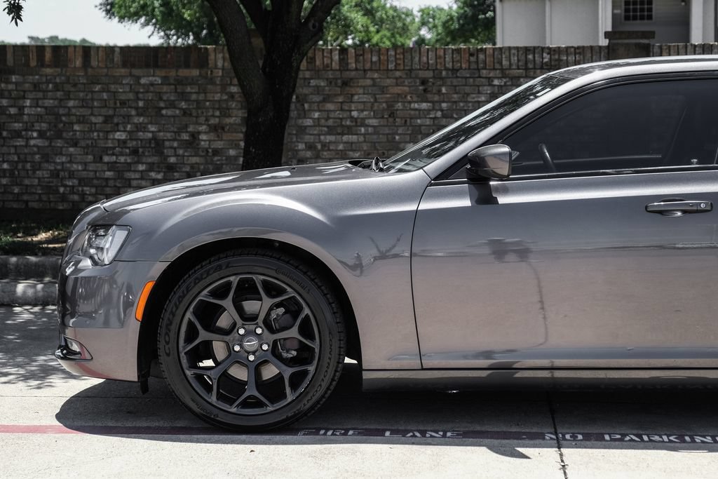 Used 2019 Chrysler 300 S RWD image 21
